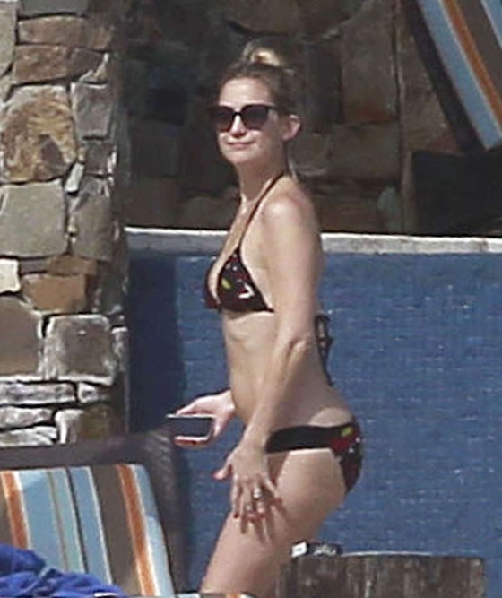 Kate Hudson Bikini In Mexico-08